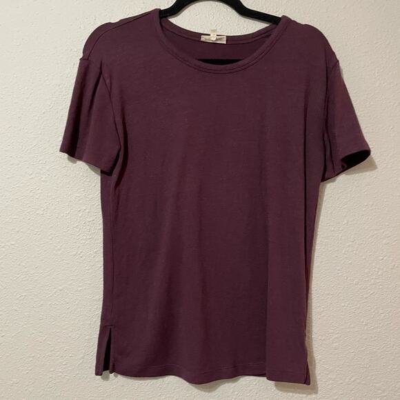 Wilfred Tops - Wilfred Free Aritzia Burgundy Crew Neck Short Sleeve Tee Shirt Womens XS Classic